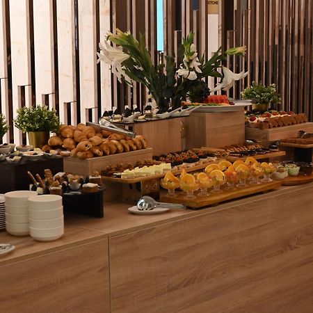 Green Park Hotel Доха Екстериор снимка