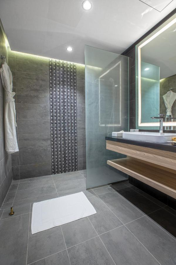 Green Park Hotel Доха Екстериор снимка