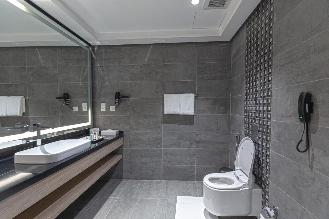 Green Park Hotel Доха Екстериор снимка