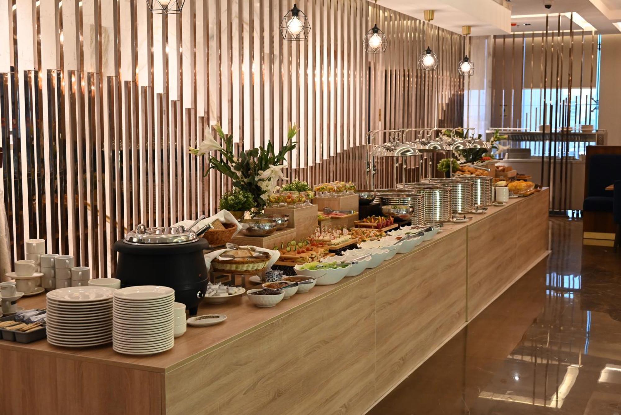 Green Park Hotel Доха Екстериор снимка