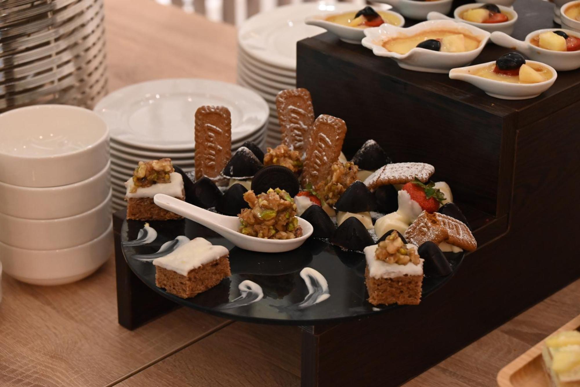 Green Park Hotel Доха Екстериор снимка